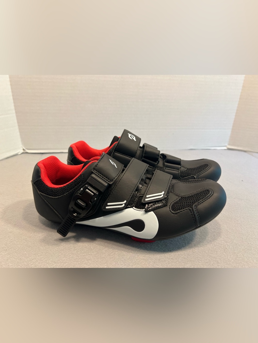 Peloton Bike Cycling Shoes Unisex 42 Black Red White Indoor Spin 3-Bolt Cleats